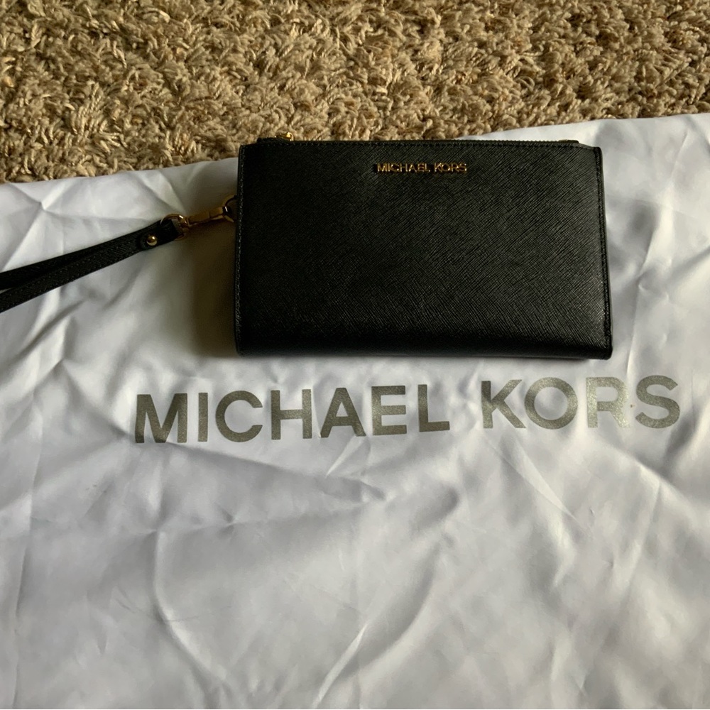 MICHAEL KORS WRISTLET WALLET